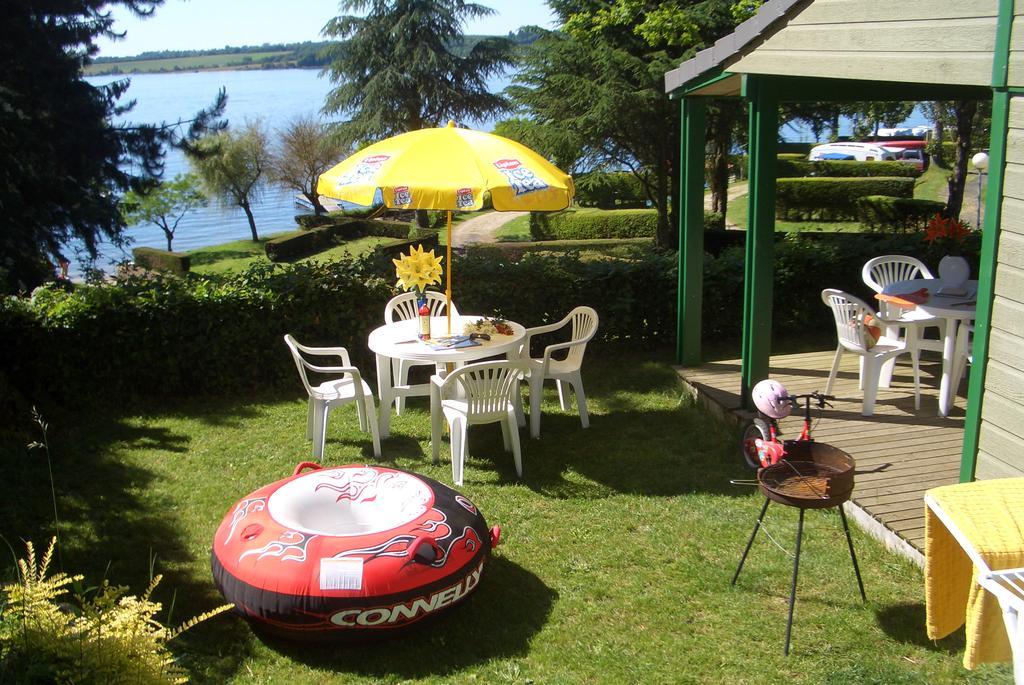 Beau-Rivage Du Lac De Pareloup Hotell Salles-Curan Exteriör bild