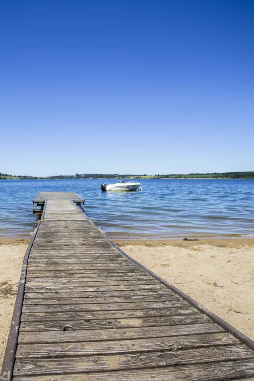 Beau-Rivage Du Lac De Pareloup Hotell Salles-Curan Exteriör bild